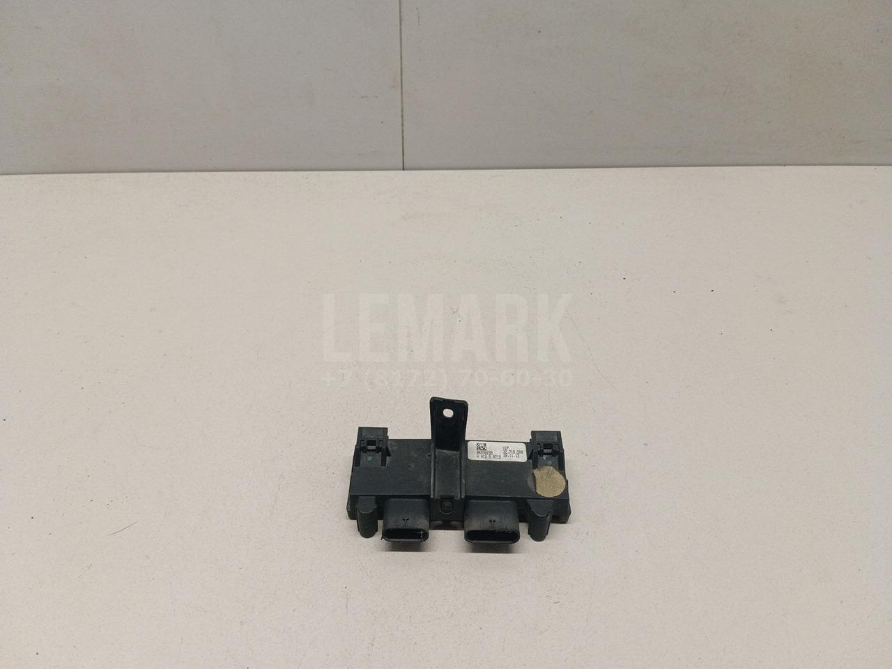 Блок открывания багажника 3AA962243 VAG