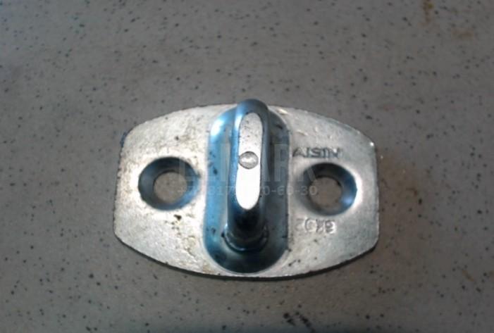 Ответная часть замка двери 69410AA030 Toyota