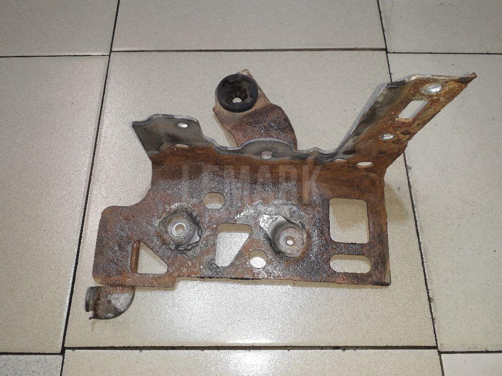 Кронштейн (сопут. товар) 23714JD20B Nissan