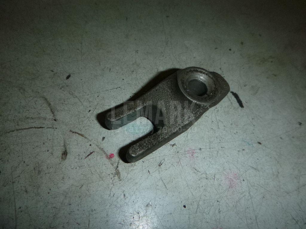 Кронштейн форсунки 338142F000 Hyundai-Kia
