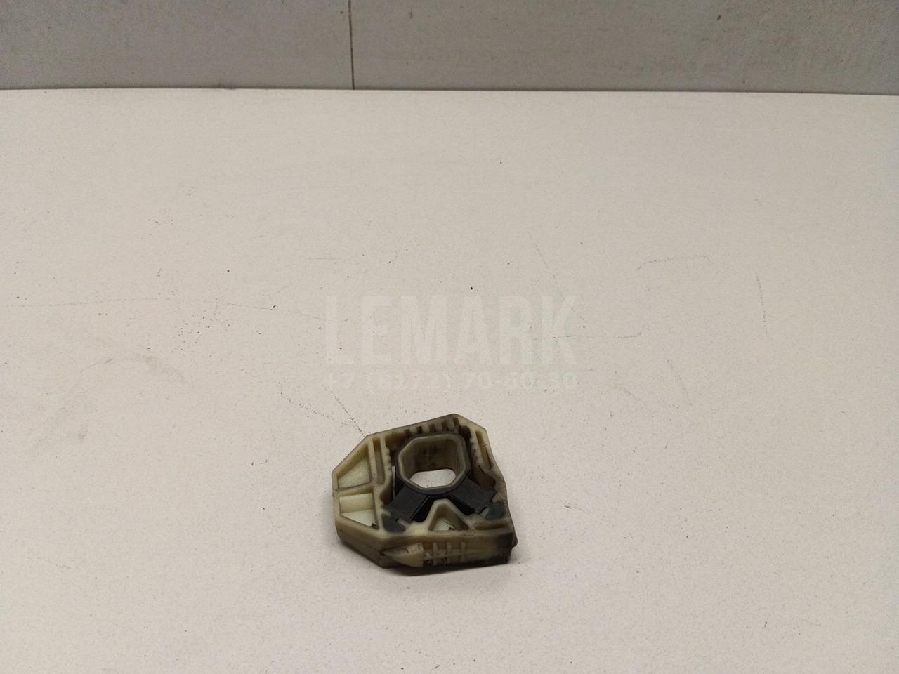 Кронштейн радиатора 1K0121367P VAG
