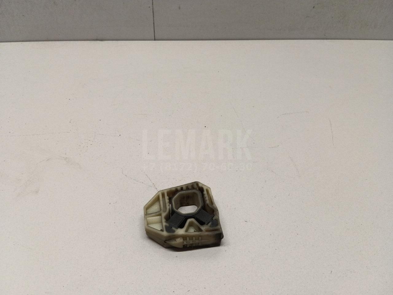 Кронштейн радиатора 1K0121367P VAG