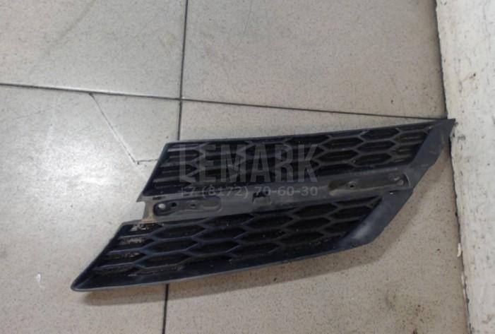 Решетка радиатора левая 5310642010 Toyota