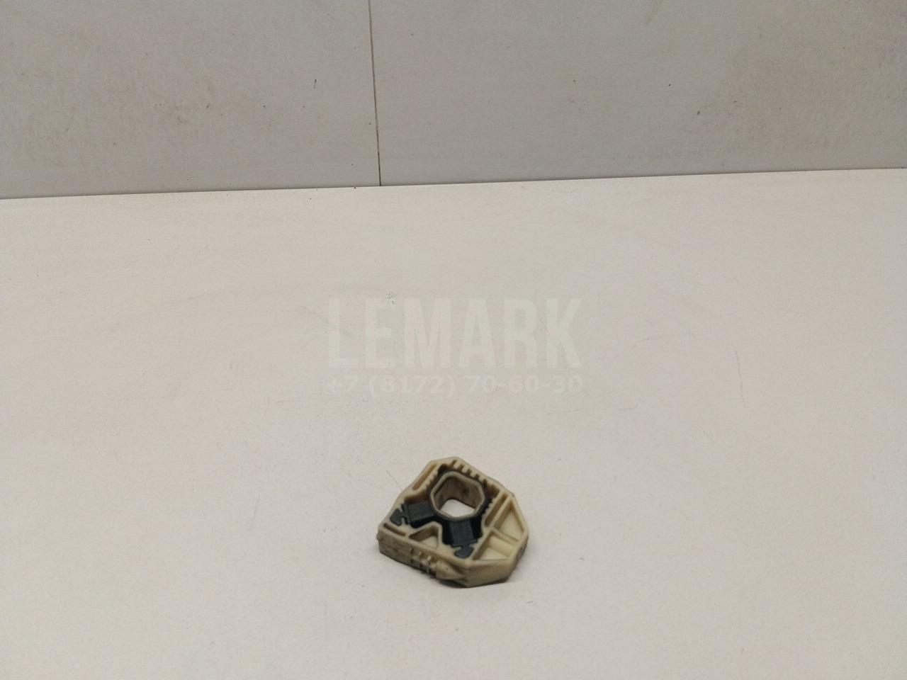 Кронштейн радиатора 1K0121367P VAG