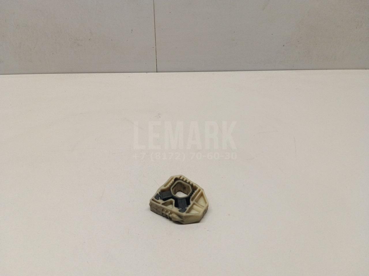 Кронштейн радиатора 1K0121367P VAG