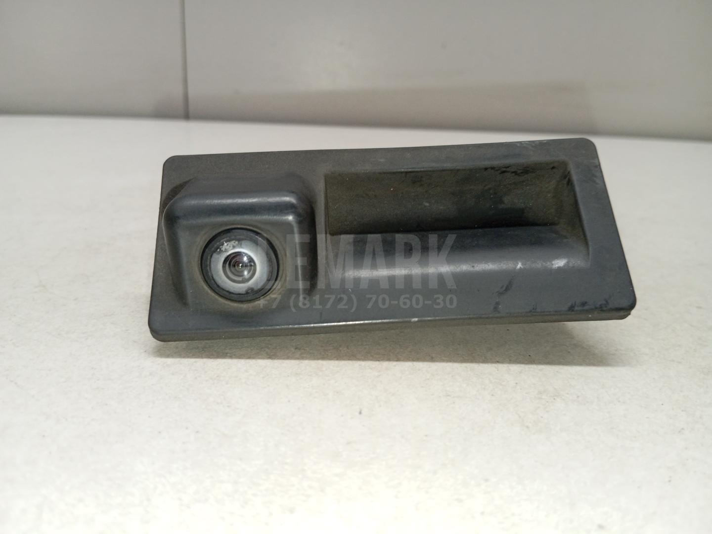 Камера заднего вида 7P6827566C VAG