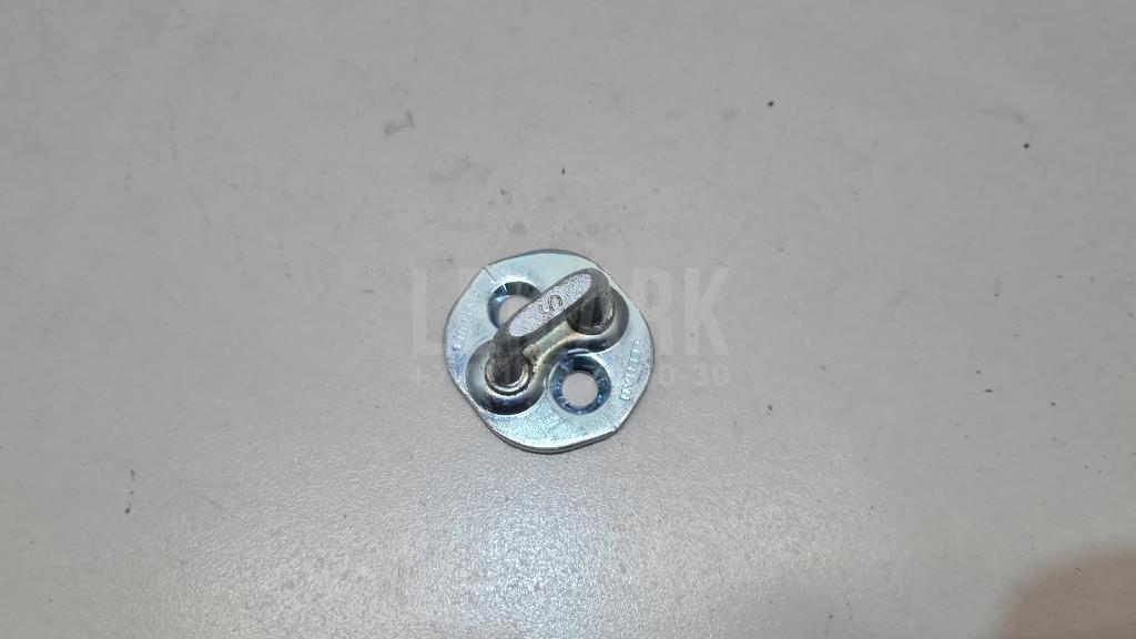 Ответная часть замка двери 814503R000 Hyundai-Kia