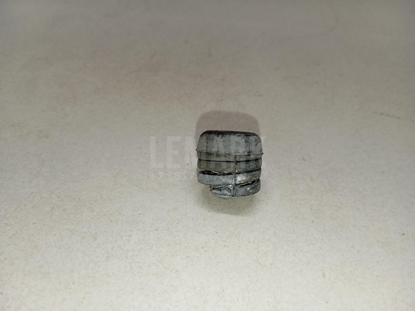 Отбойник капота 3B0823499B VAG
