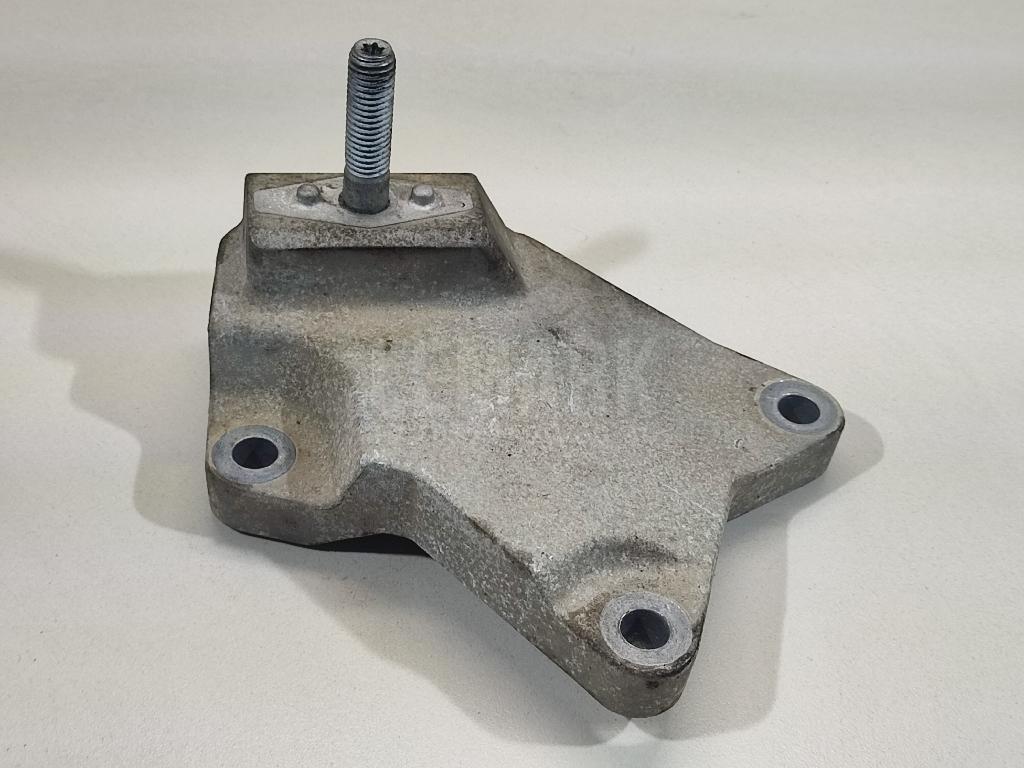 Кронштейн КПП левый 7G917M125CB Ford