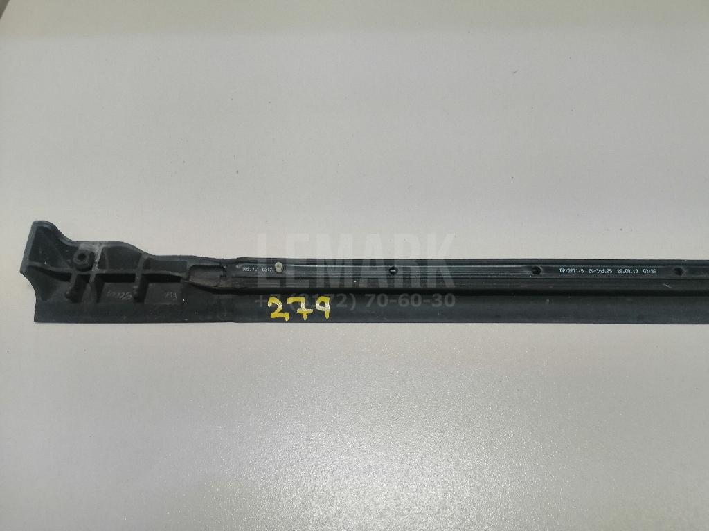 Уплотнитель двери для  Audi A4 [B6] 2000-2004