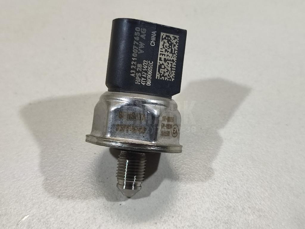 Датчик давления топлива 06K906051C VAG