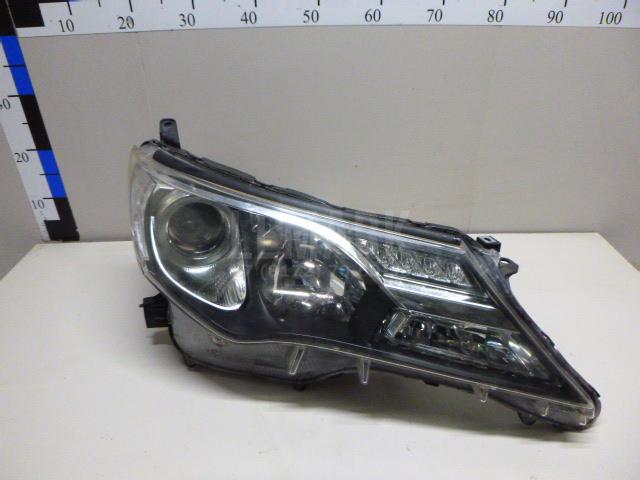 Фара правая 8113042552 Toyota