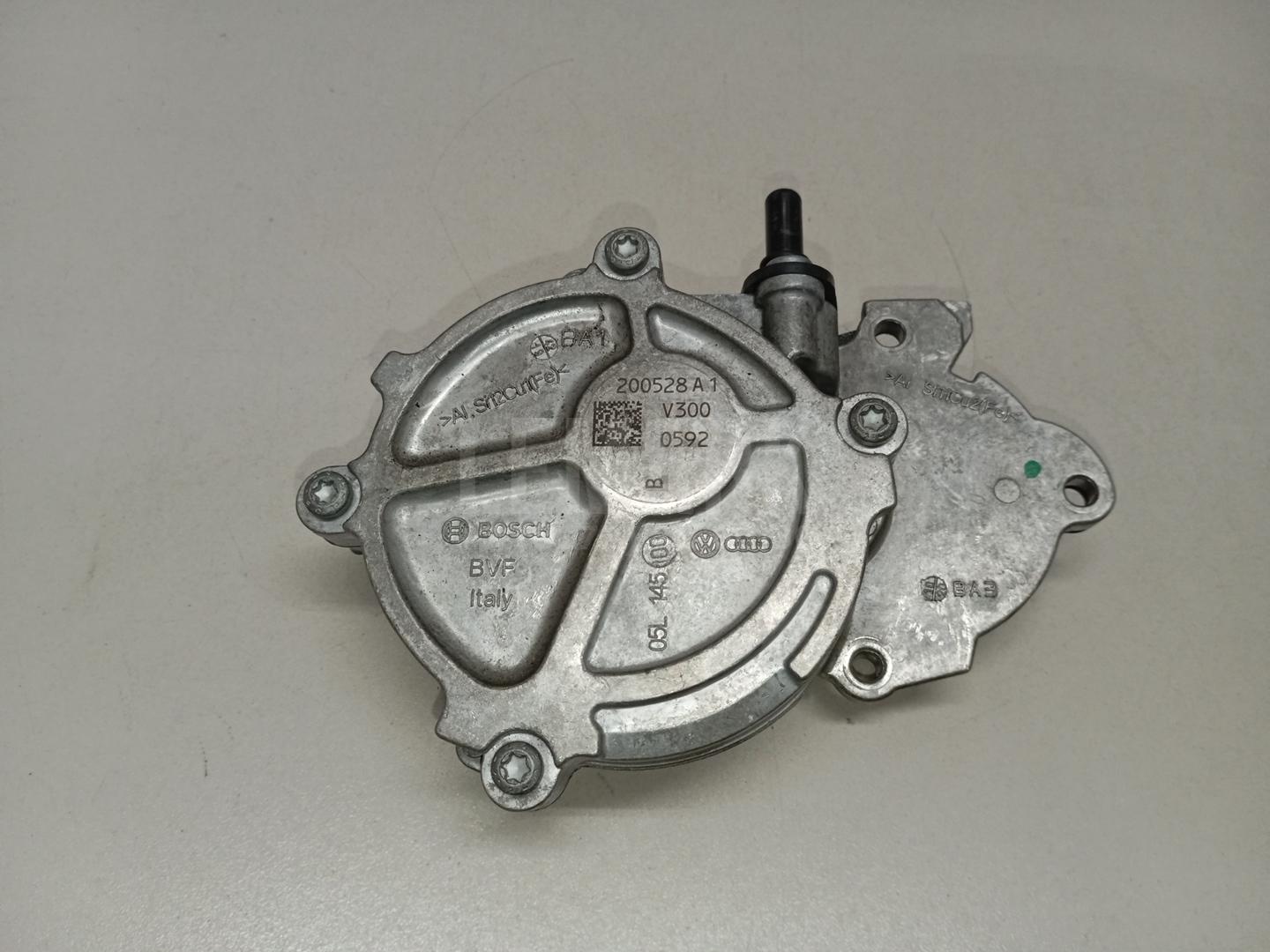 Насос вакуумный 05L145100B VAG