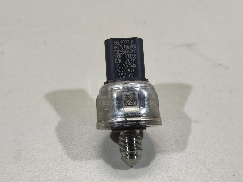 Датчик давления топлива 06L906054E VAG