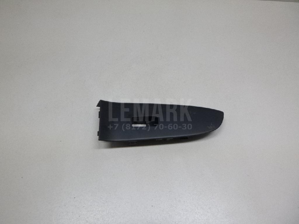 Накладка блока управления стеклоподъемниками 823611H300EQ Hyundai-Kia
