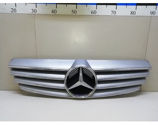 Решетка радиатора для Mercedes Benz C209 CLK coupe 2002-2010 б/у состояние отличное