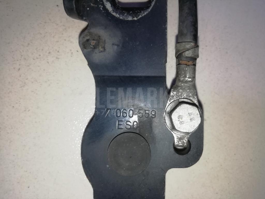 Петля капота левая для  Alfa Romeo 147 2001-2010