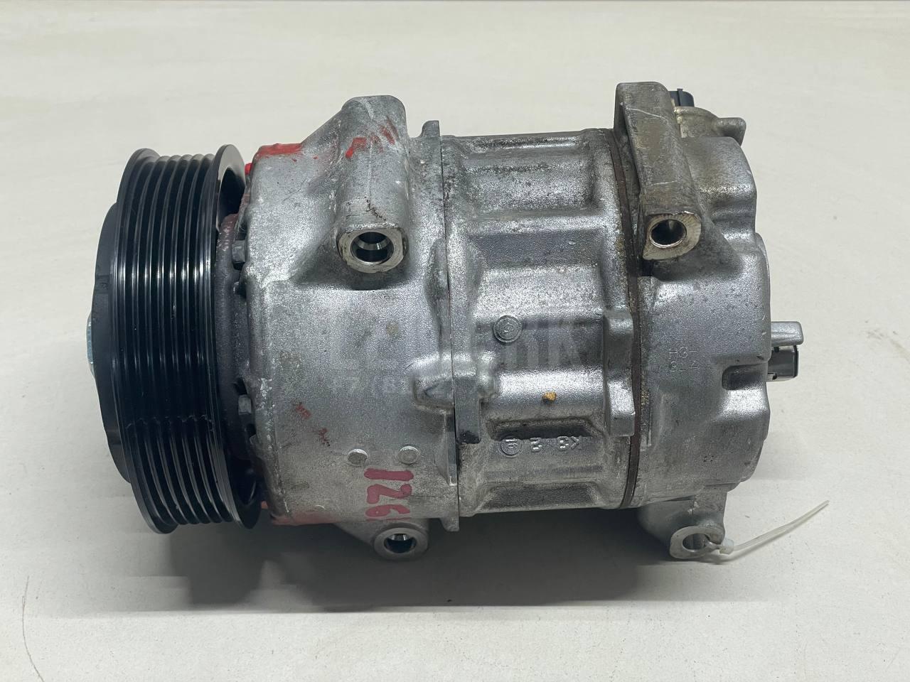Компрессор кондиционера 8831033320 Toyota