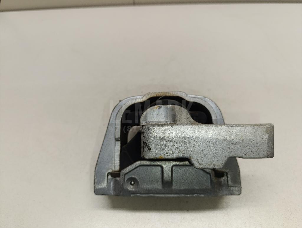 Опора двигателя правая 5N0199262G VAG