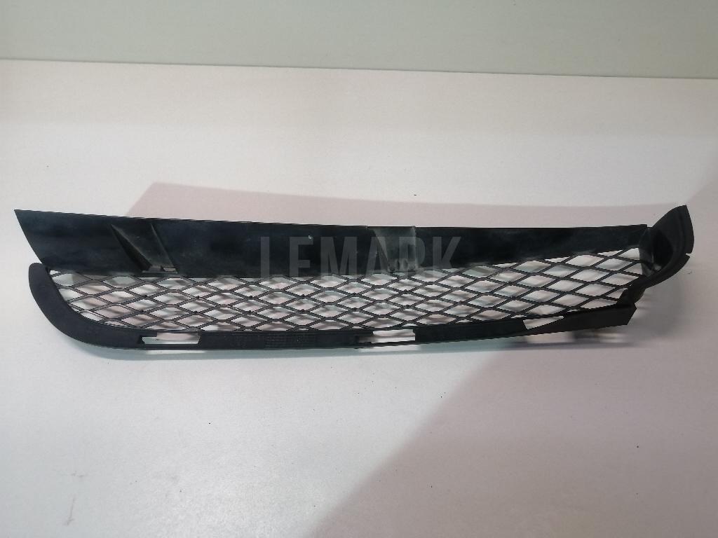 Решетка в бампер правая для  BMW X1 F48 2014-2022