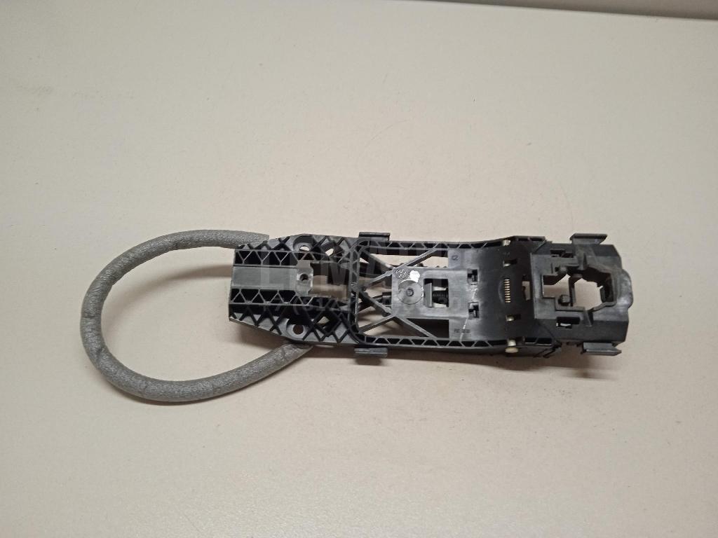 Кронштейн ручки 5N0839885H VAG