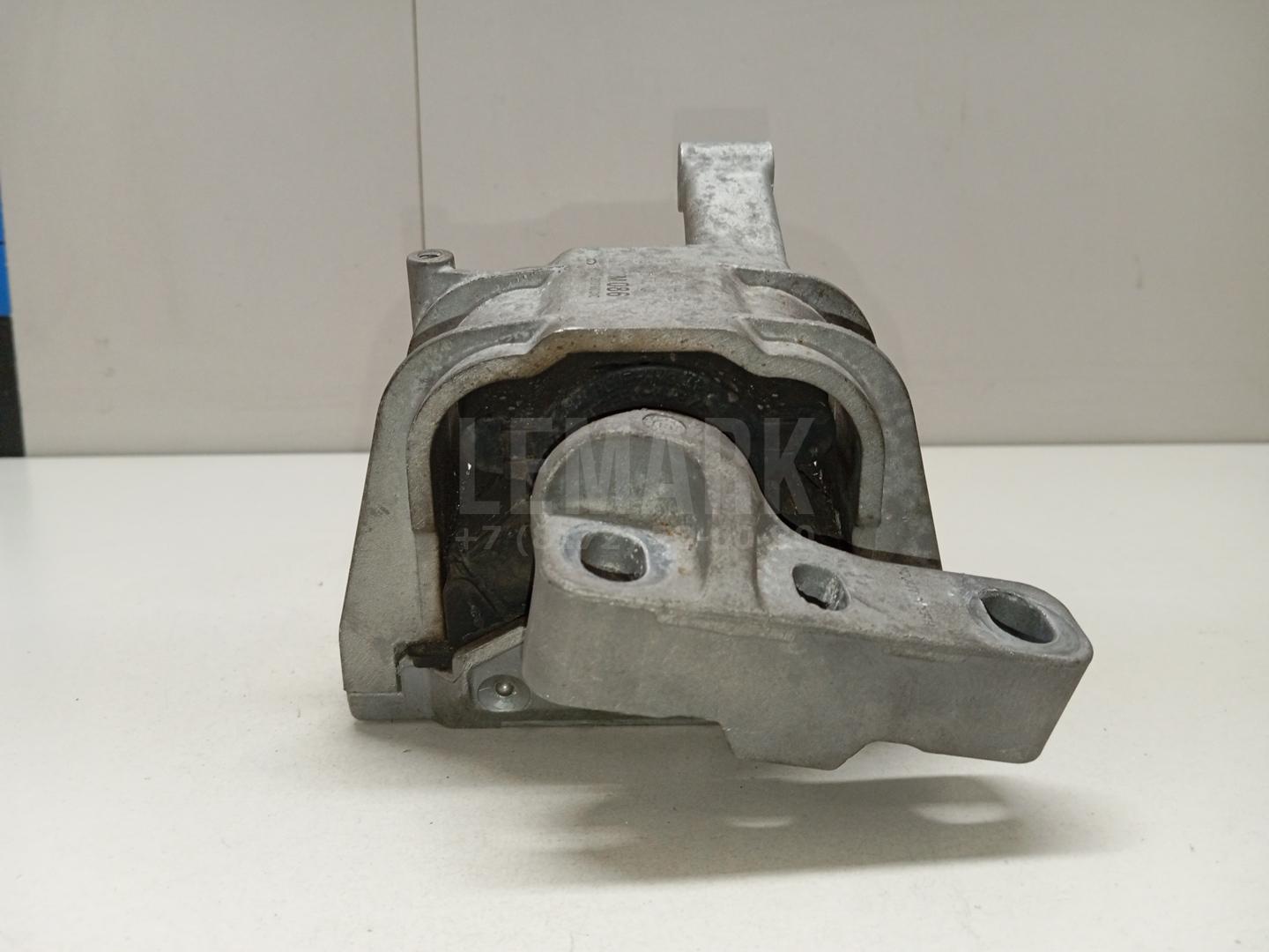 Опора двигателя правая 5N0199262G VAG
