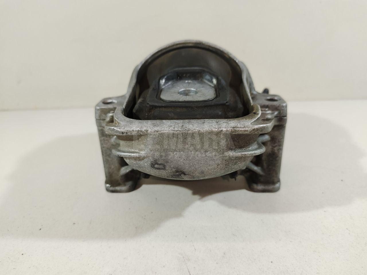 Опора двигателя левая для  BMW 2-serie F22/F23/F87 2013-2020