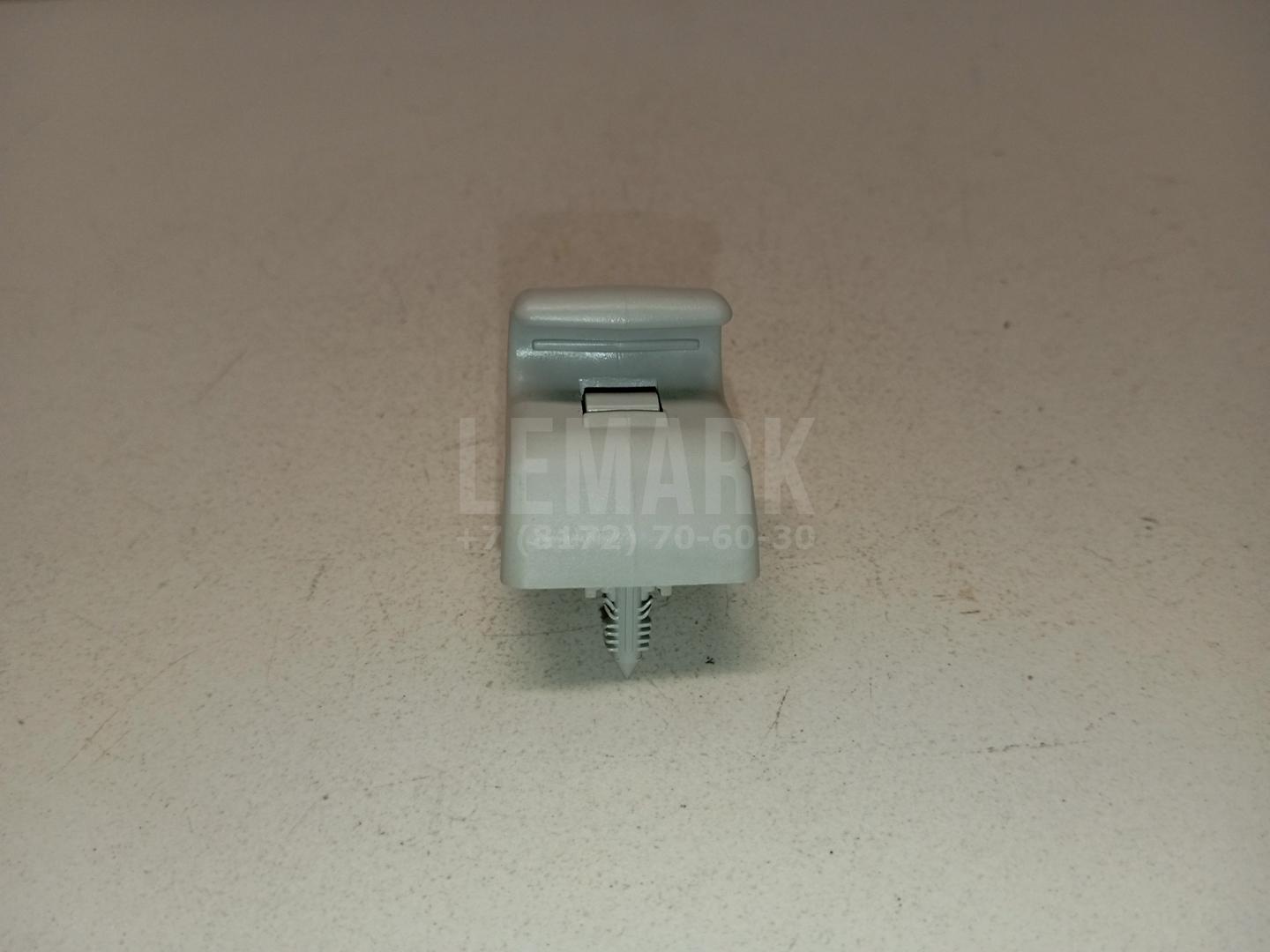 Крючок солнцезащитного козырька 8204121XKR02A Great Wall