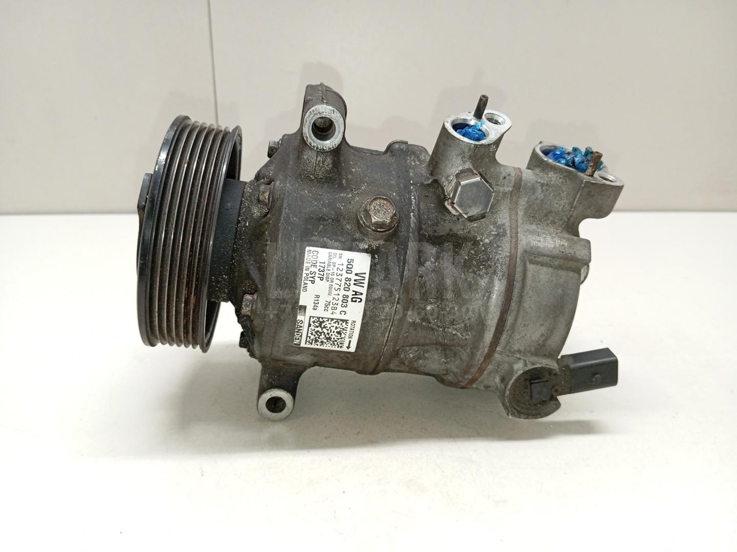 Компрессор кондиционера 5Q0820803C VAG