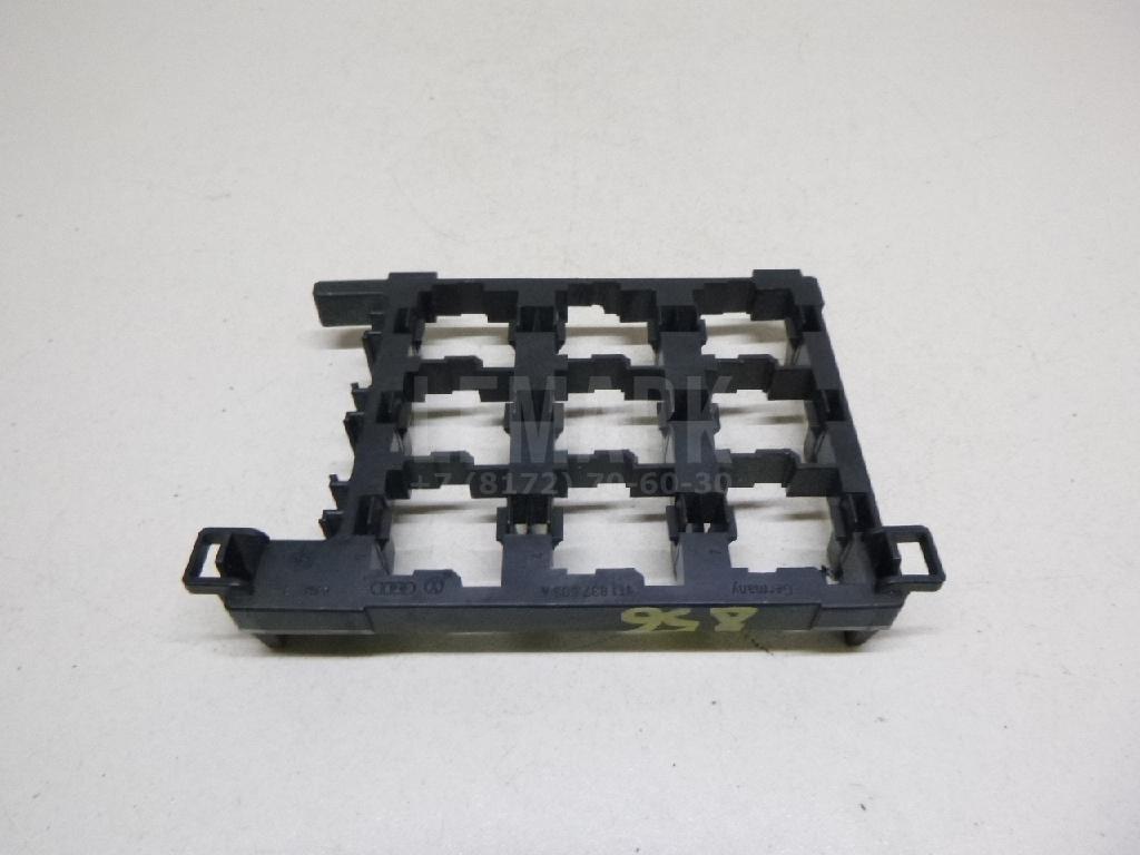Блок реле для  BMW X5 E53 2000-2007