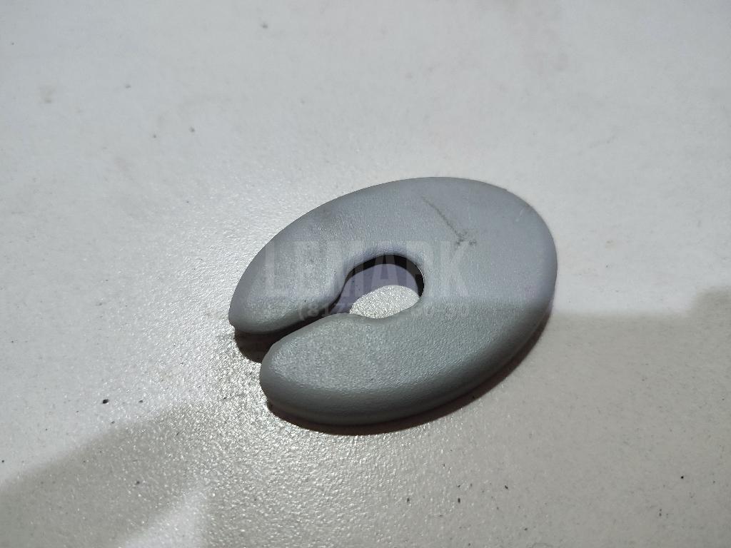 Накладка (кузов внутри) 7431760020B1 Toyota