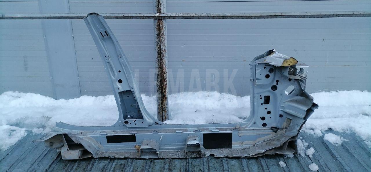 Порог со стойкой левый для  BMW X1 U11 2022
