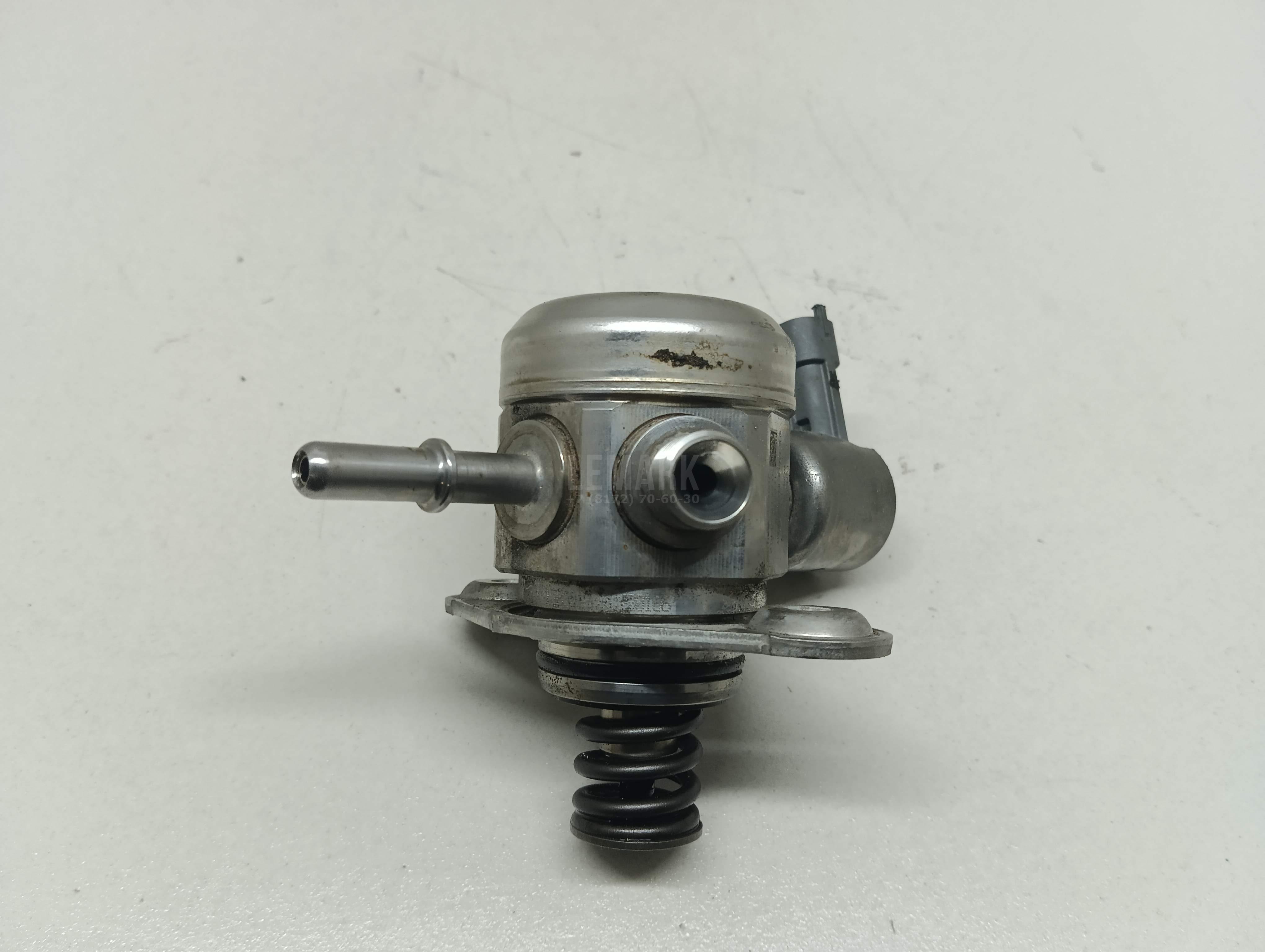 Насос (ТНВД) бензиновый LR025599 Land Rover