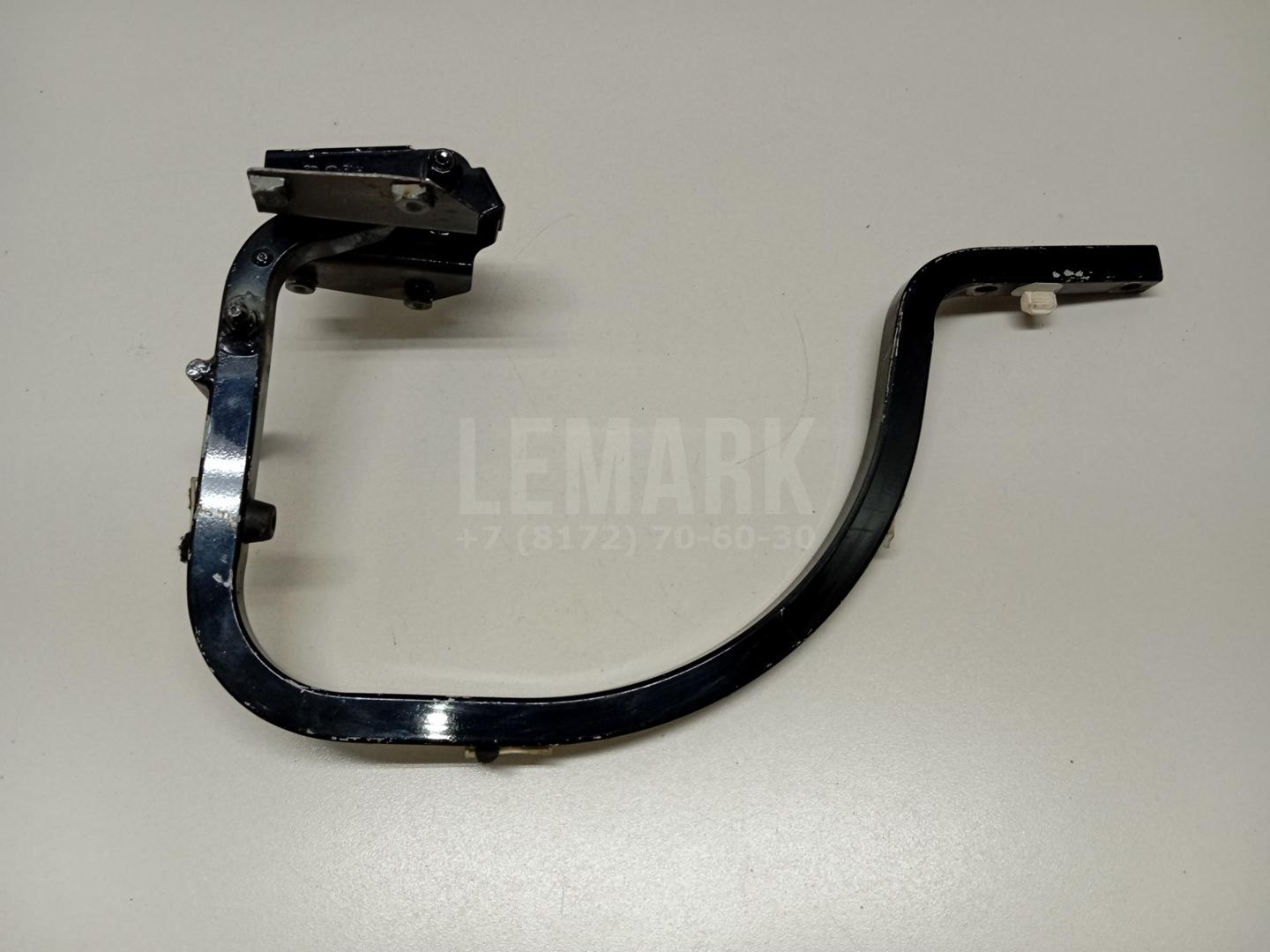 Петля крышки багажника 5C6827302D VAG