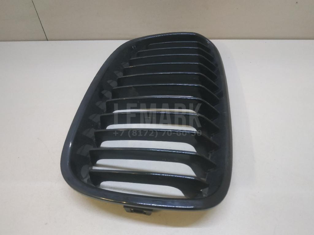 Решетка радиатора правая для  Audi Q6 2022