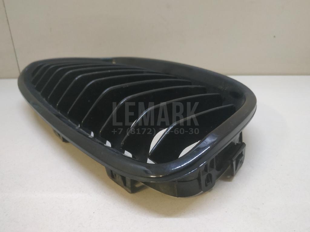 Решетка радиатора правая для  Audi Q6 2022