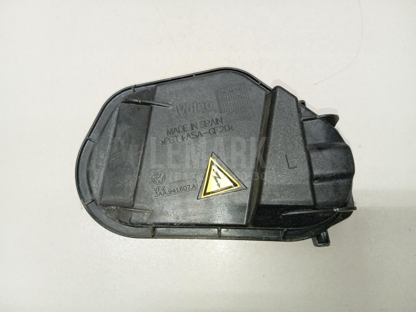 Крышка фары левой 3AA941607A VAG