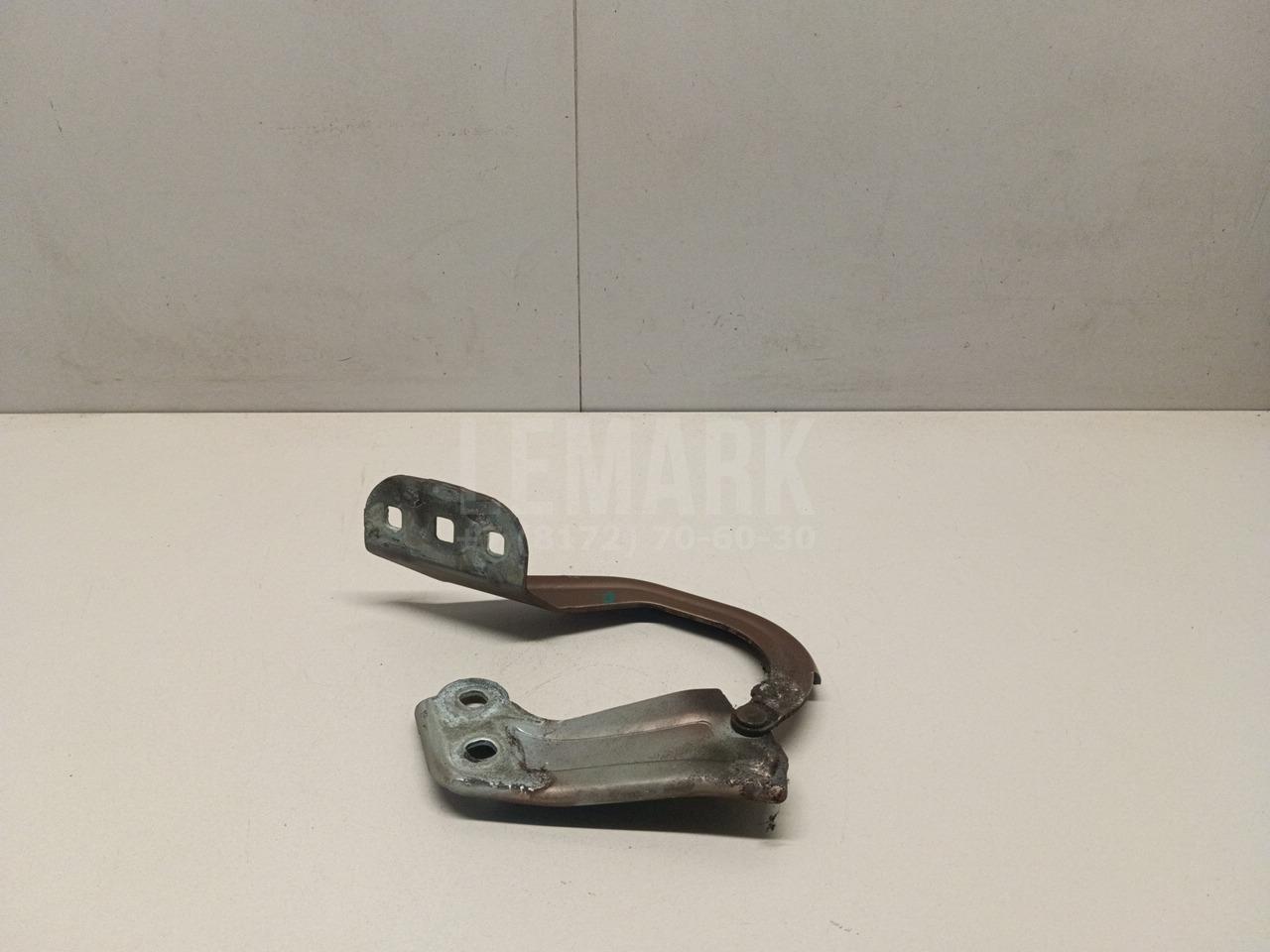 Петля капота левая 1750018 Ford