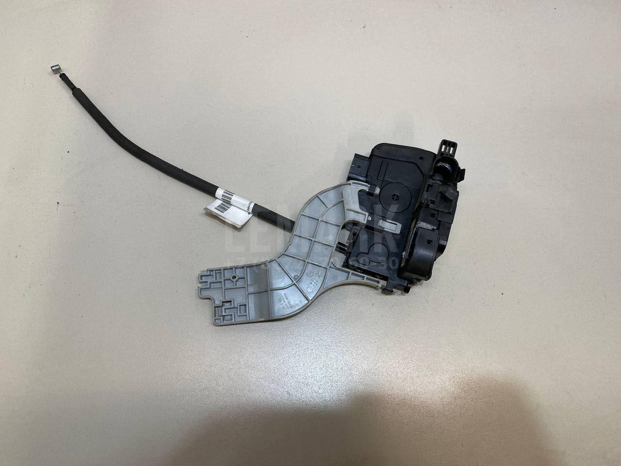 Замок двери задней левой 814103U010 Hyundai-Kia
