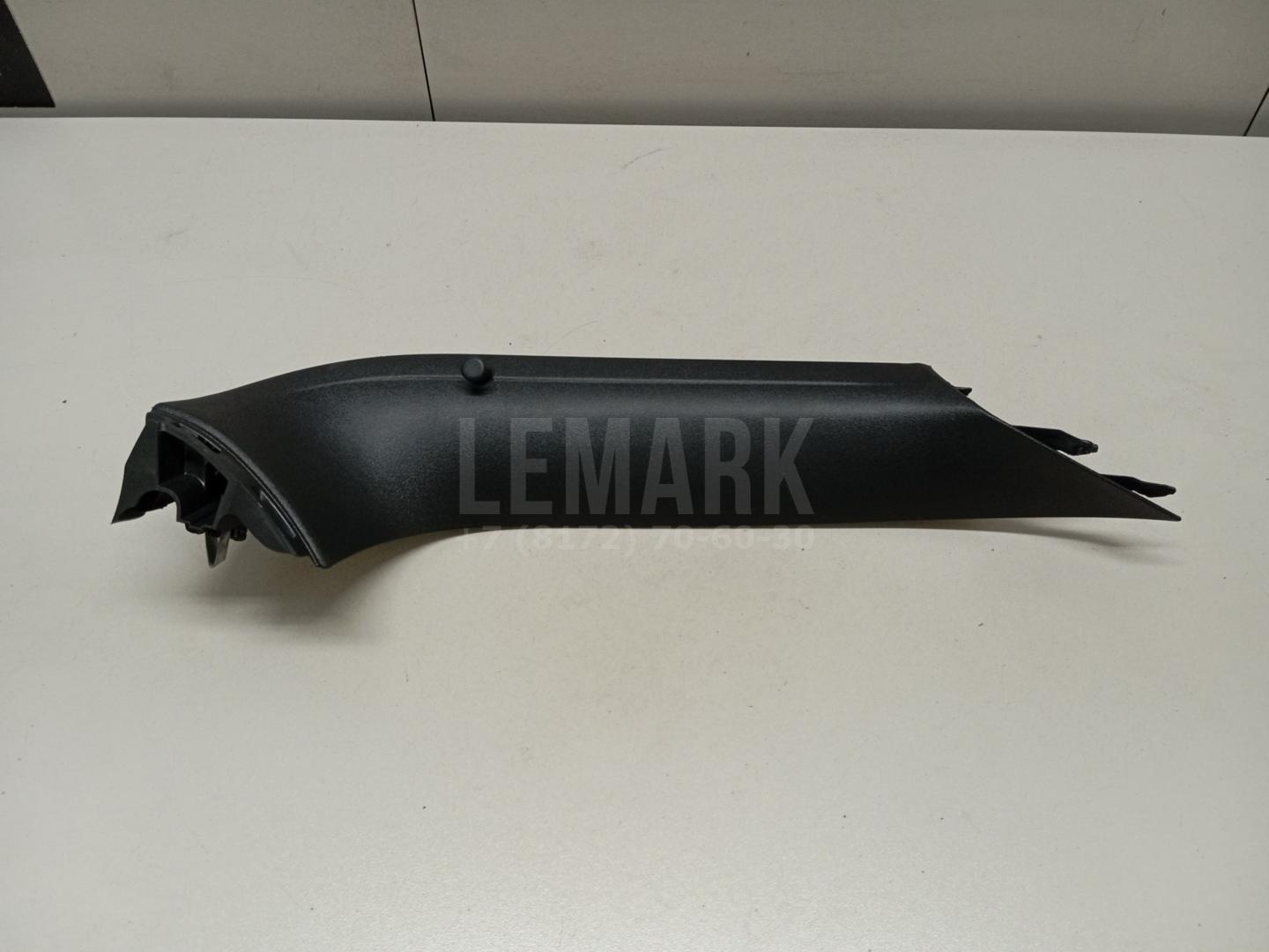 Обшивка двери багажника 5N0867703B82V VAG