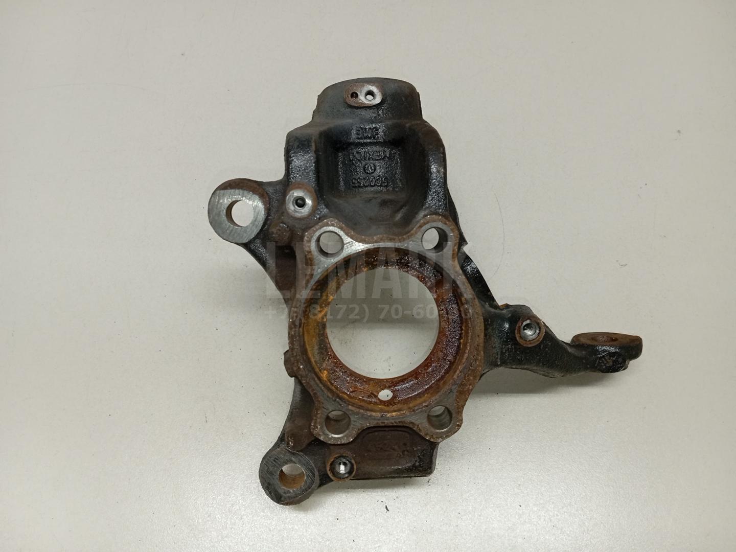 Кулак поворотный передний левый 5C0407255 VAG
