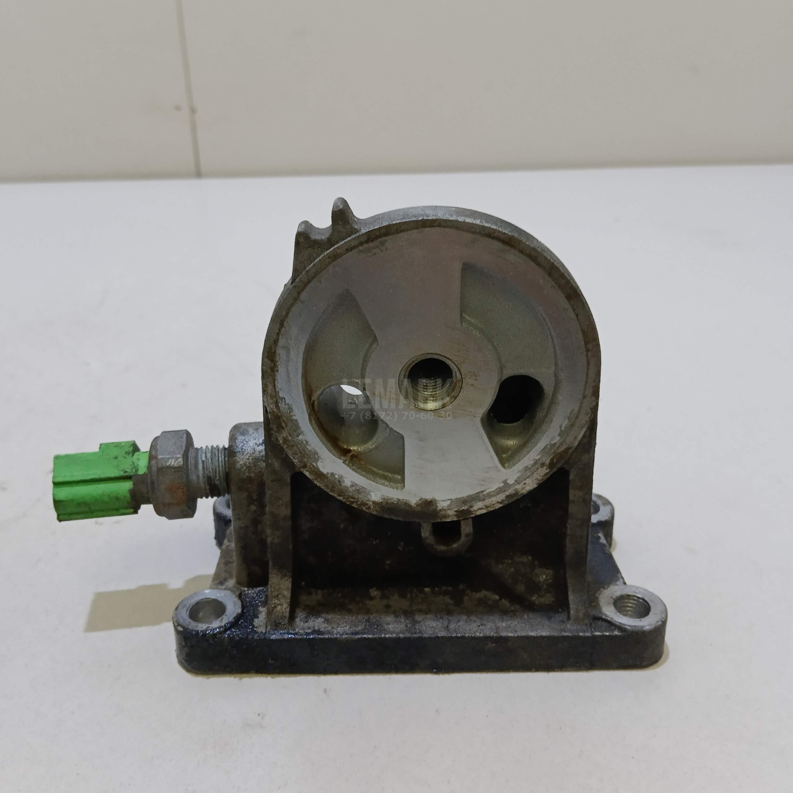Кронштейн масляного фильтра LR025260 Land Rover