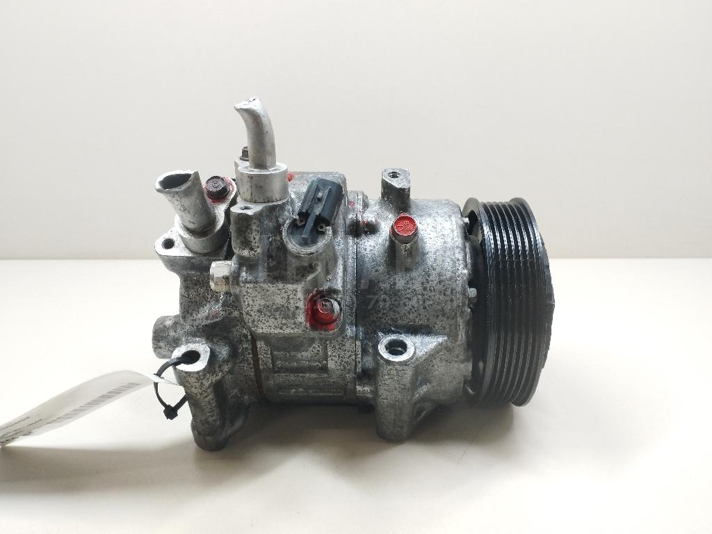 Компрессор кондиционера 8831042334 Toyota