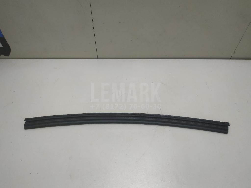 Накладка стекла заднего правого для  BMW 1-serie E82/E88 2007-2013