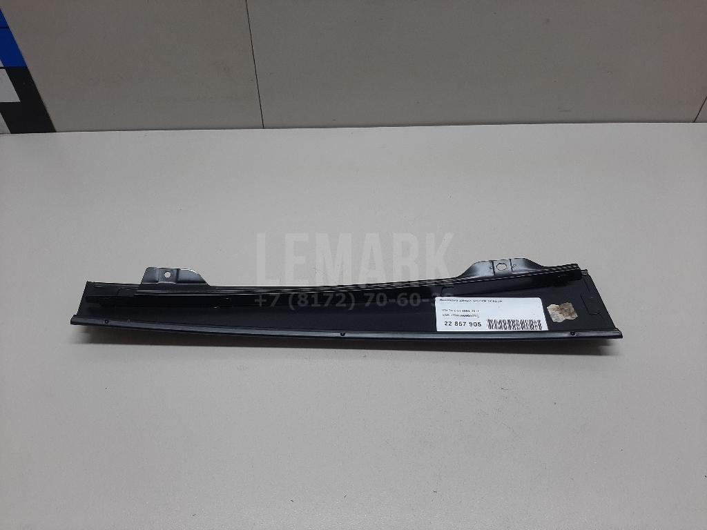 Накладка двери задней правой 1T0839890A03C VAG