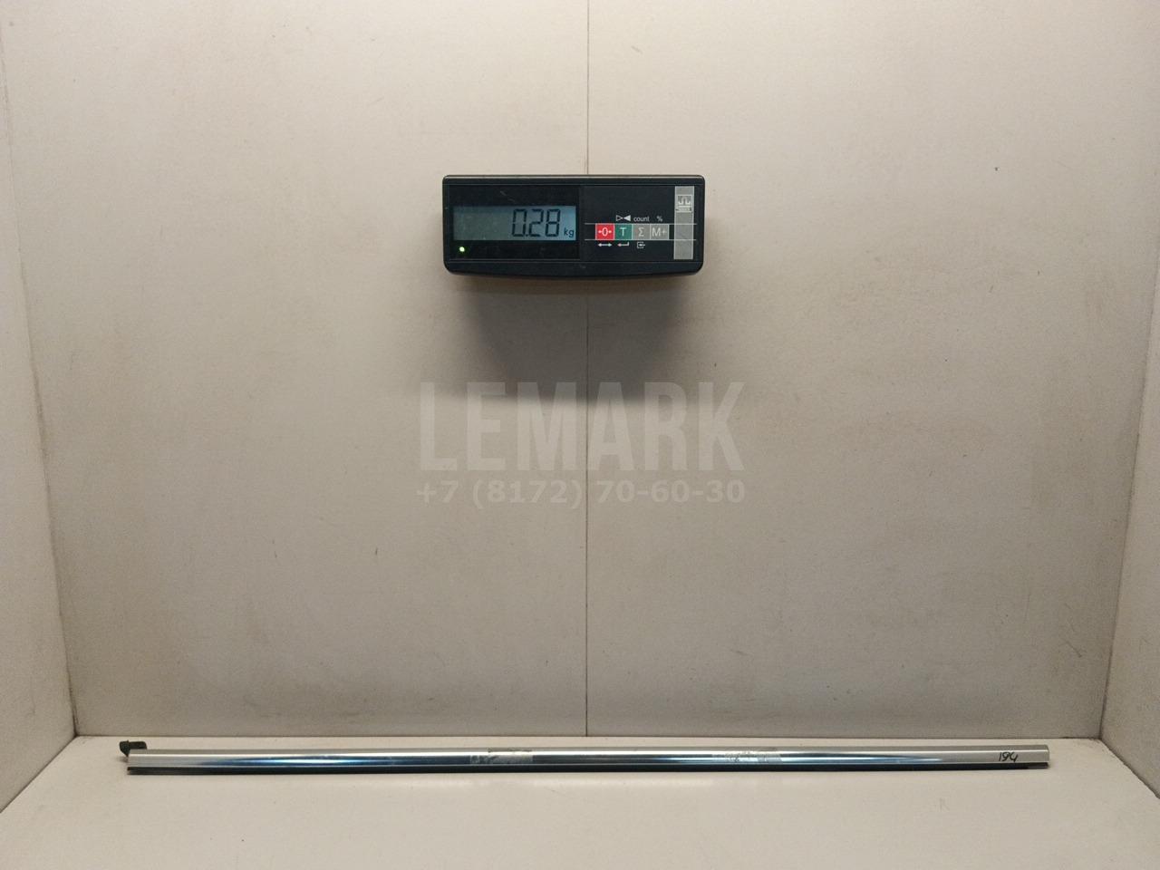 Накладка стекла заднего правого 3G9839476EVNH VAG