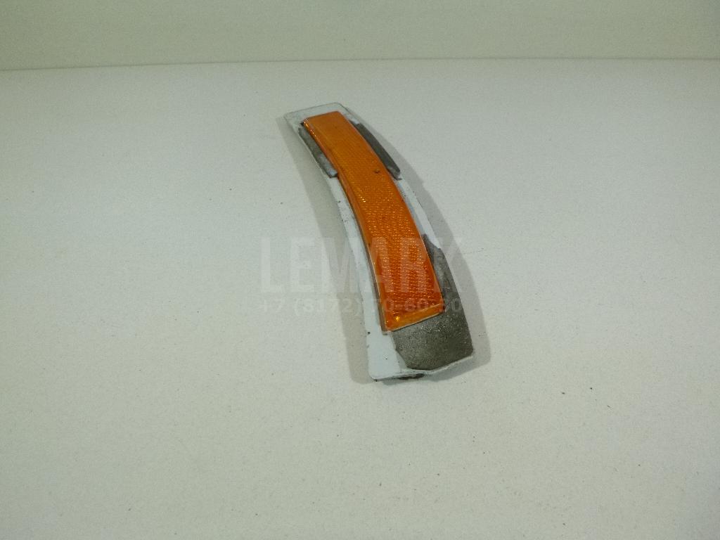 Отражатель в бампер левый