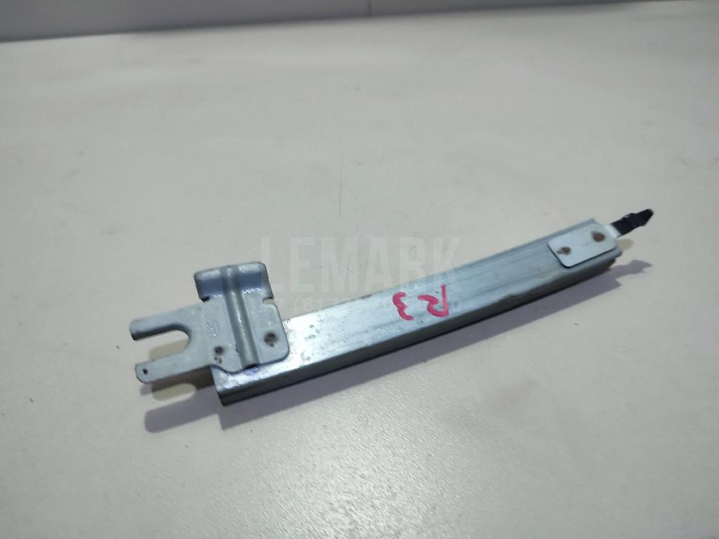 Направляющая стекла двери 82216JD000 Nissan