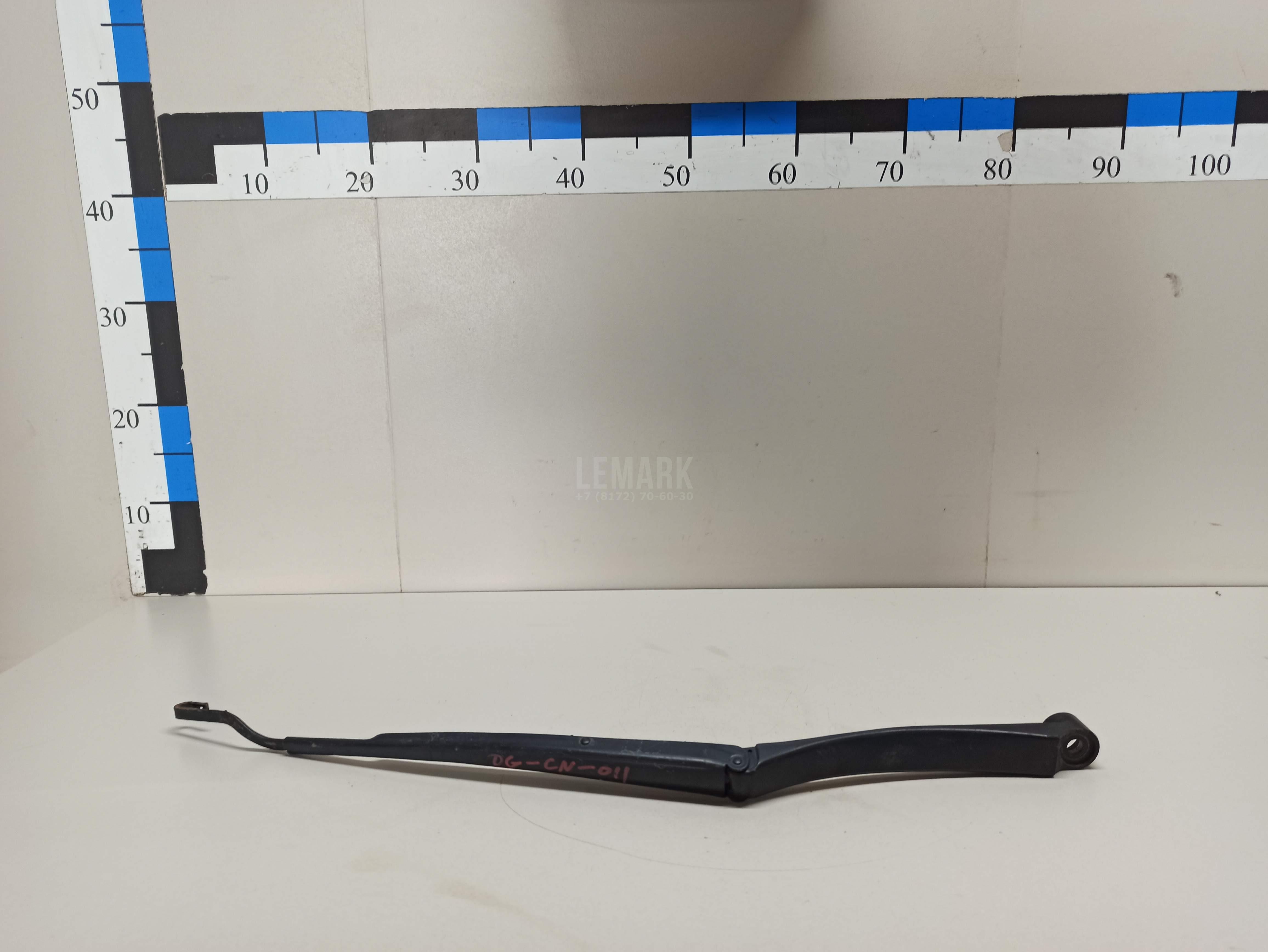 Поводок стеклоочистителя передний левый 852210R020 Toyota