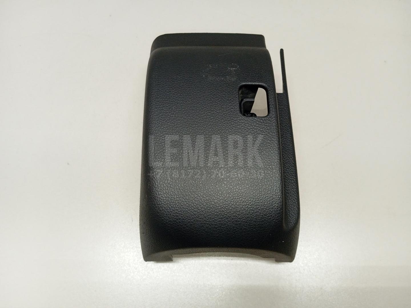 Кожух рулевой колонки нижний 5N0858559F82V VAG
